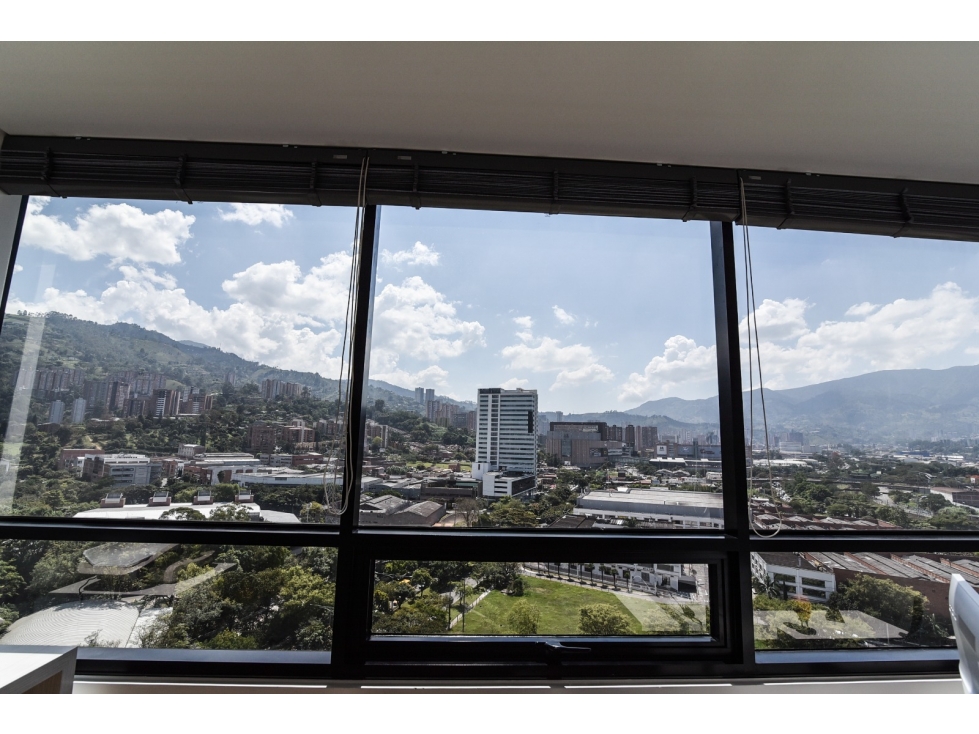 SE VENDE OFICINA EN ENVIGADO, sector LAS VEGAS
