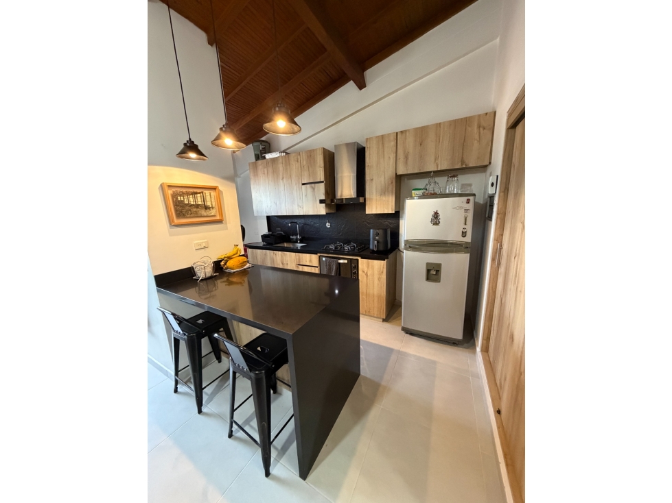 SE VENDE APARTAMENTO EN SANTA LUCIA, sector LOLA GONZALES.