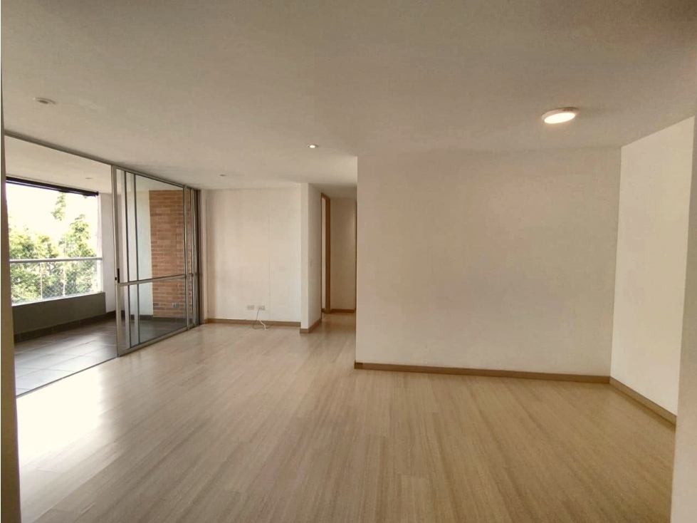 SE ARRIENDA APARTAMENTO EN ENVIGADO, sector LOMA DEL ESMERALDAL — foto 4