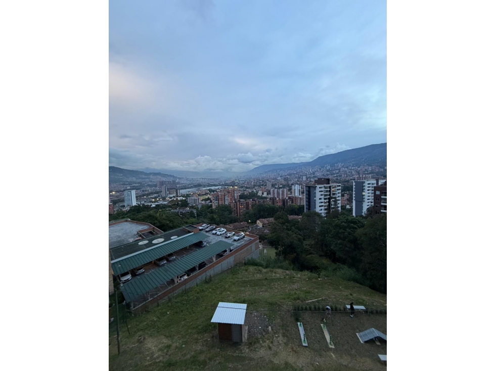 Se VENDE APARTAMENTO en ENVIGADO sector LA CUENCA.