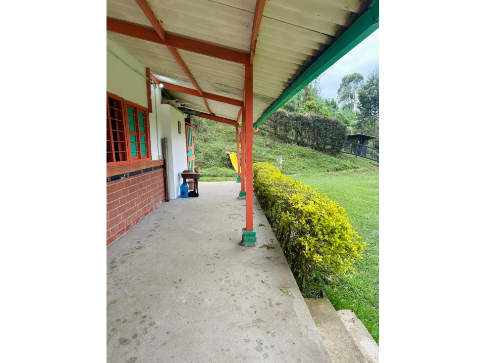 Se VENDE CASA CAMPESTRE en GUARNE, ANTIOQUIA Vereda LOS MOLINOS. — foto 3