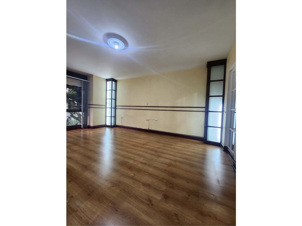 Se VENDE APTO en LAURELES MEDELLÍN, sector LA CASTELLANA