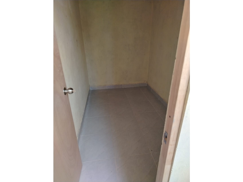SE VENDE EDIFICIO EN BELLO, sector PARÍS. - 5