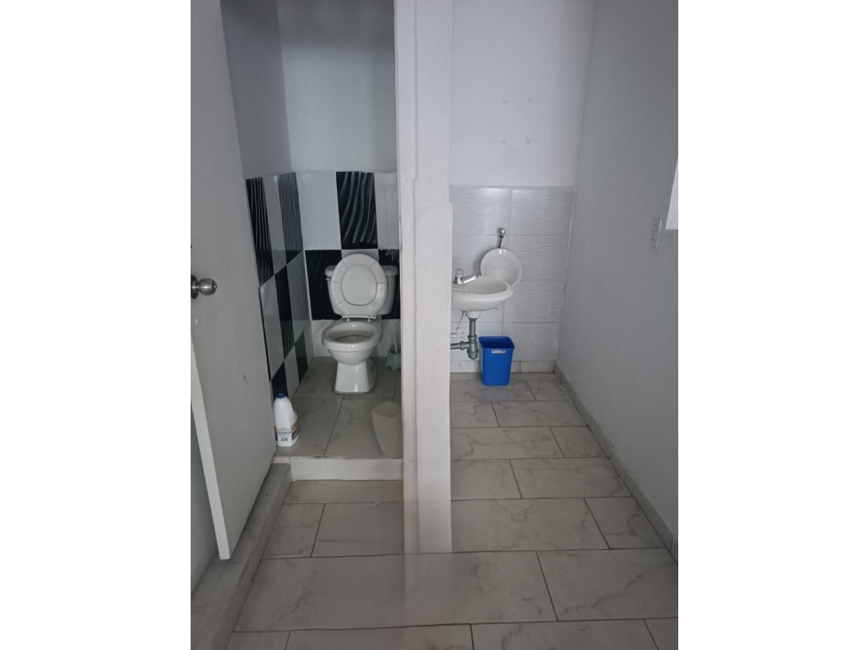 SE VENDE LOCAL EN EL CENTRO DE MEDELLIN, sector PARQUE BERRIO — foto 5