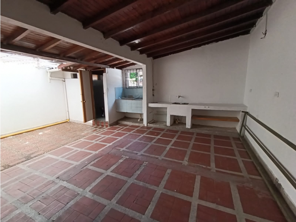 SE ARRIENDA BODEGA EN MEDELLIN, sector TORRES DE BOMBONA — foto 5