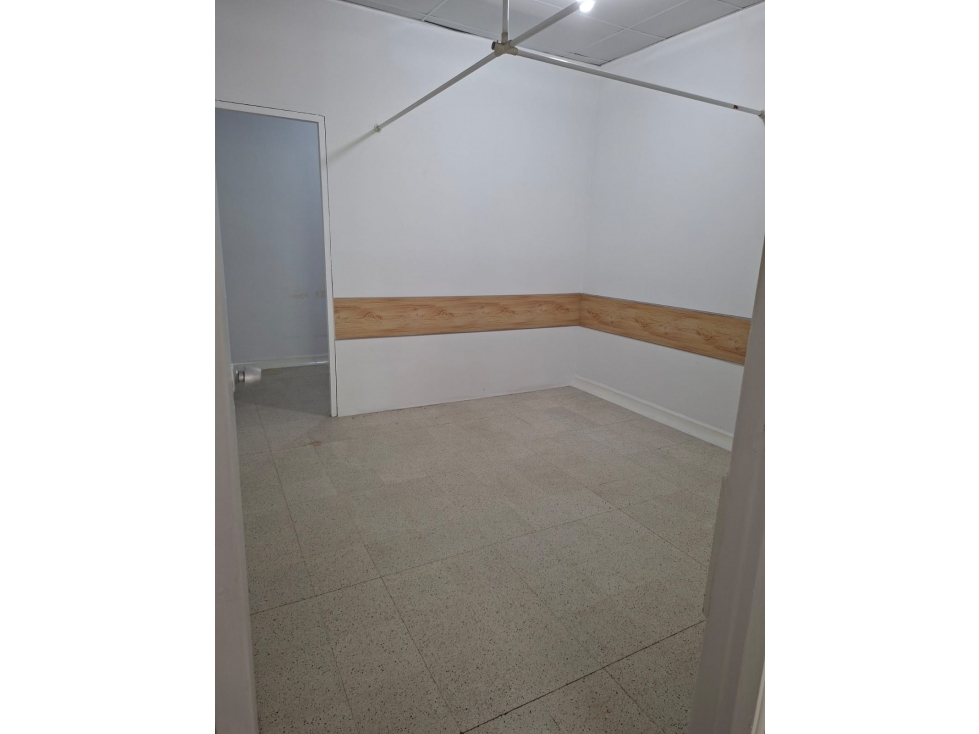 SE VENDE OFICINA EN MEDELLIN, sector SURAMERICANA. — foto 3