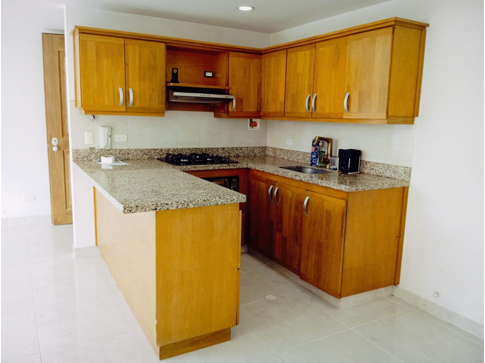 Se VENDE APARTAMENTO en ESTADIO, MEDELLÍN Sector EL VELODROMO. — foto 3
