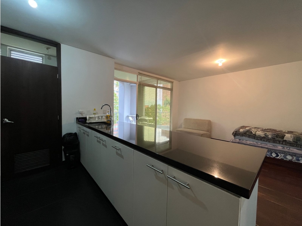 Se VENDE APARTAESTUDIO en EL POBLADO, MEDELLÍN Sector EL TESORO. — foto 5