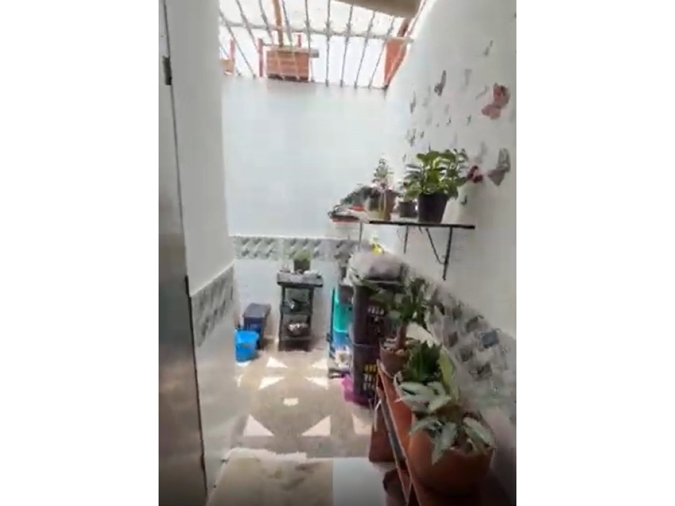 SE VENDE CASA EN MEDELLIN SAN JAVIER, sector METRO SAN JAVIER — foto 4