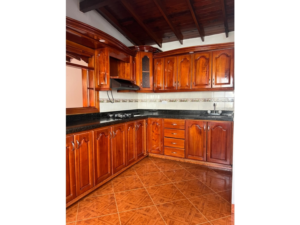 SE VENDE APARTAMENTO EN SANTA LUCIA MEDELLIN, sector ALCAZARES