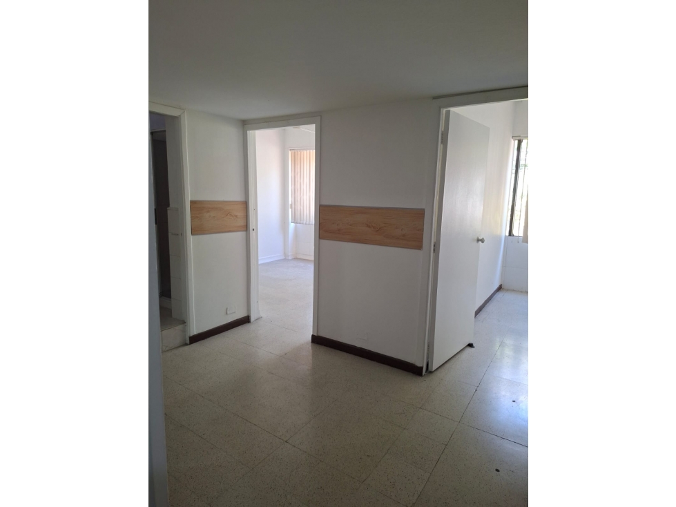 SE VENDE OFICINA EN MEDELLIN, sector SURAMERICANA. — foto 5