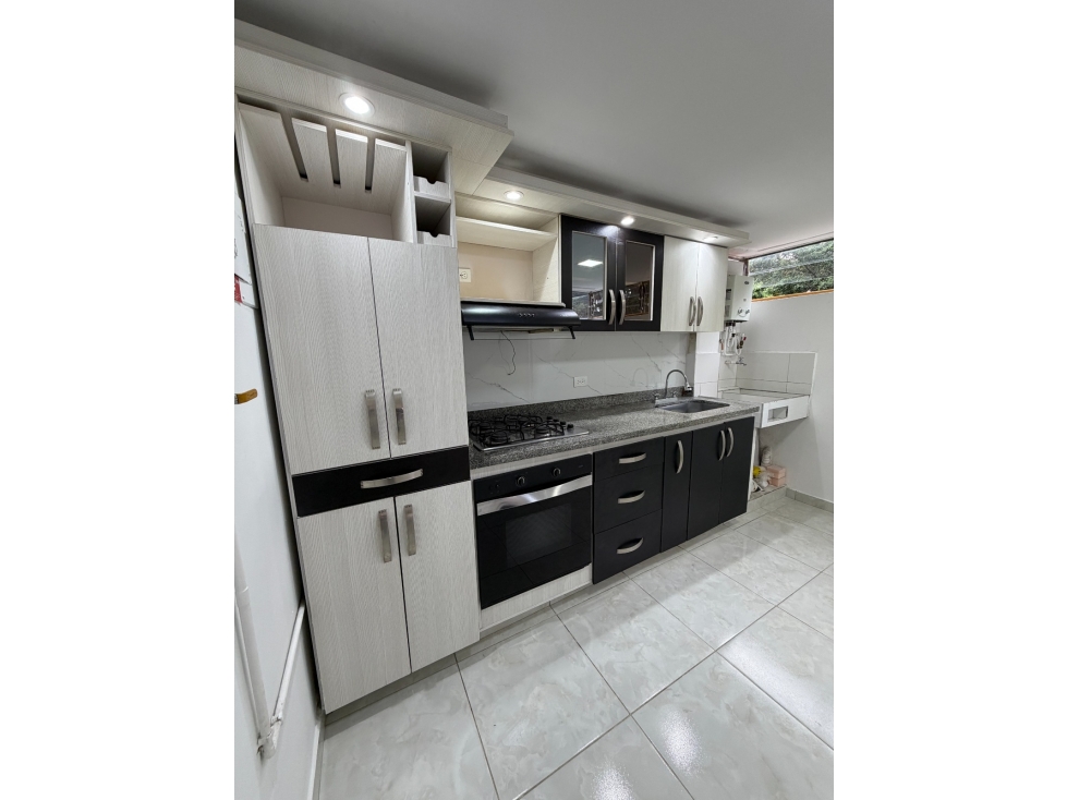 SE VENDE APARTAMENTO EN SANTA LUCIA MEDELLIN, sector LOLA GONZALES — foto 2