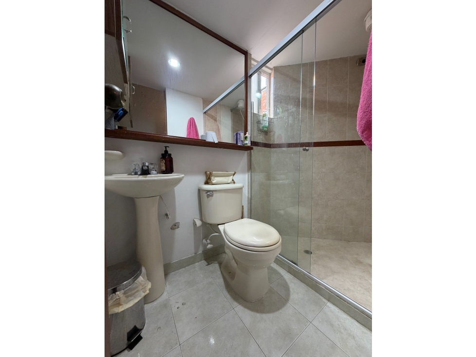SE VENDE APARTAMENTO EN LAURELES MEDELLIN, sector LA CASTELLANA — foto 6