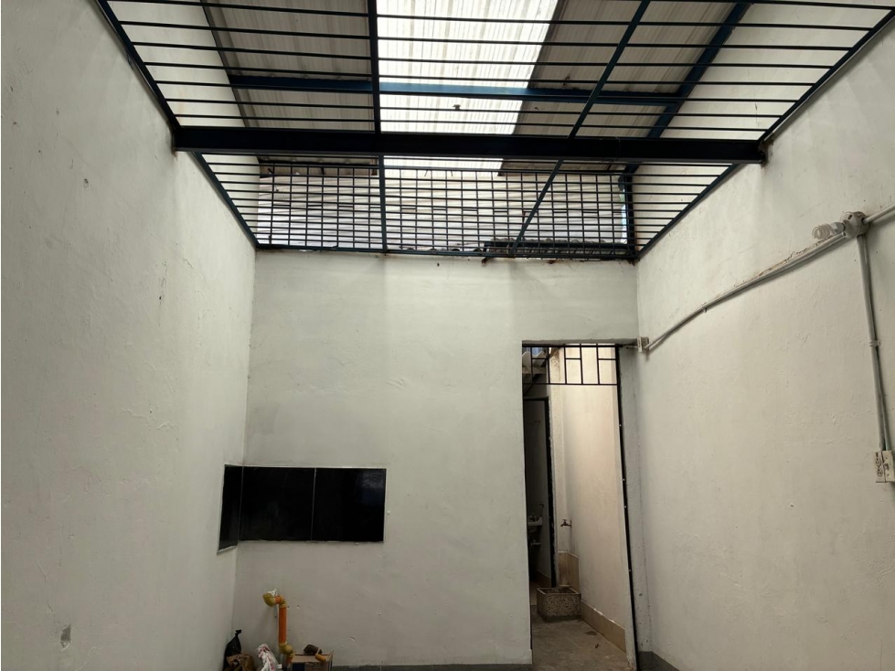 SE ARRIENDA BODEGA EN MEDELLIN, sector BUENOS AIRES — foto 6