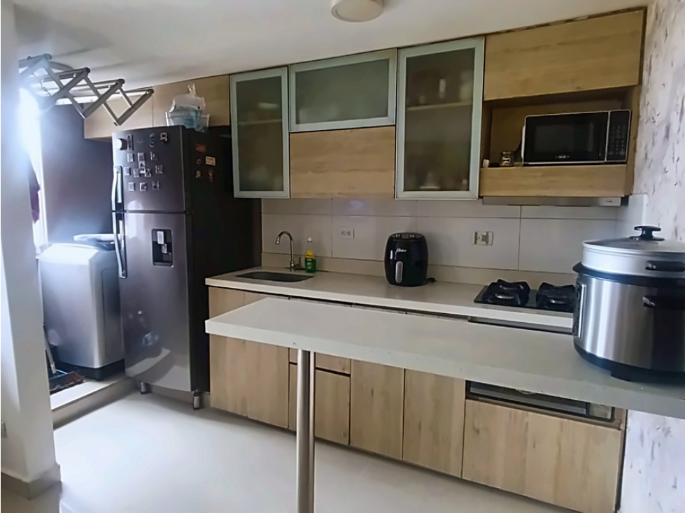 SE VENDE APARTAMENTO EN CALASANZ, sector EL PESEBRE. — foto 2