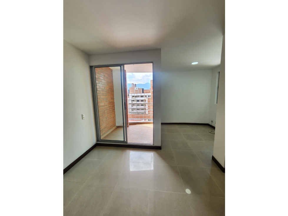 Se ARRIENDA APARTAESTUDIO en LAURELES MEDELLÍN, Sector LA 74. — foto 6
