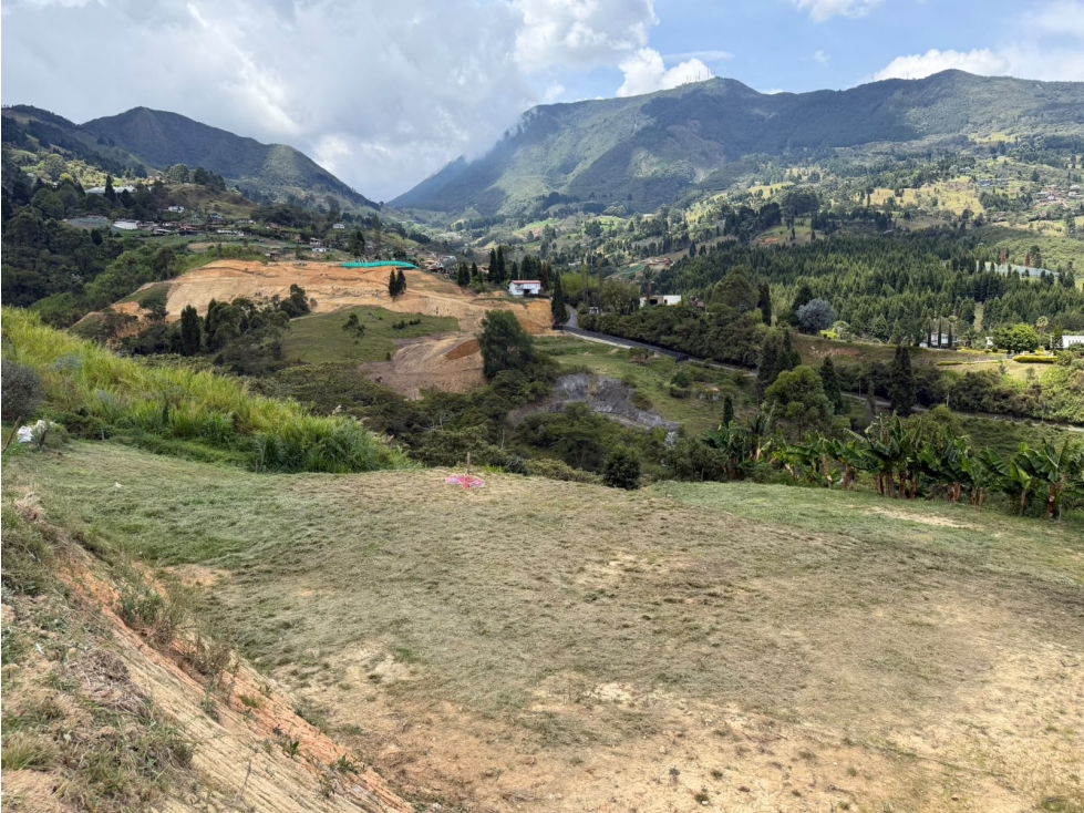 SE VENDE LOTE EN SAN CRISTOBAL, sector VEREDA LA CUCHILLA