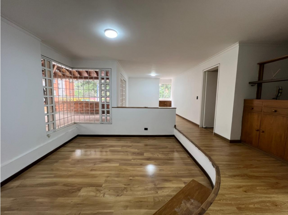 Se VENDE CASA en EL POBLADO, MEDELLÍN Sector VIZCAYA. — foto 2