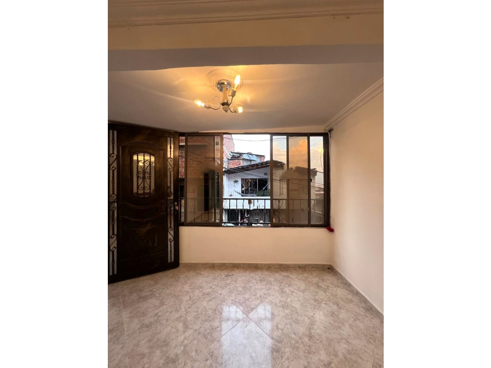 Se VENDE APARTAMENTO en LA FLORESTA, MEDELLÍN Sector METROPOLITANO. — foto 3