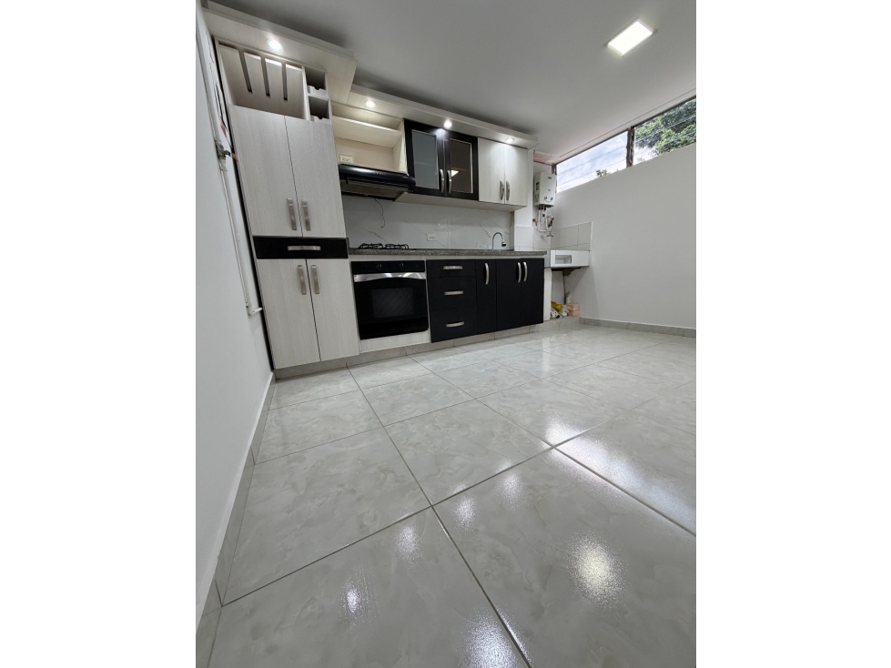 SE VENDE APARTAMENTO EN SANTA LUCIA MEDELLIN, sector LOLA GONZALES