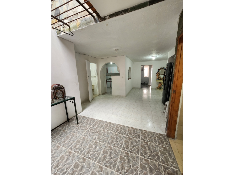 Se VENDE CASALOTE en LAURELES MEDELLÍN, Sector NOGAL. — foto 2