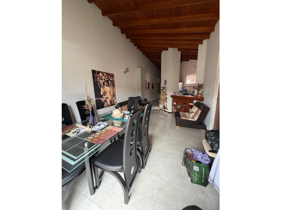 SE VENDE APARTAMENTO EN LAURELES MEDELLIN, sector LA CASTELLANA — foto 3