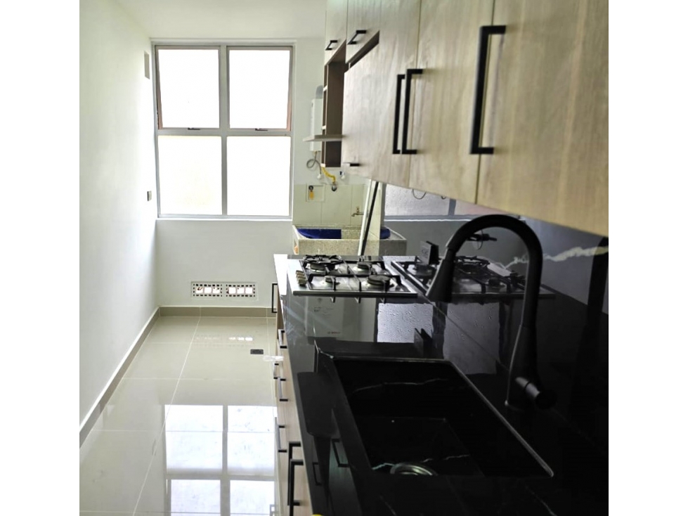 Se VENDE APARTAMENTO en EL POBLADO, MEDELLÍN Sector LOMA DEL INDIO. — foto 4