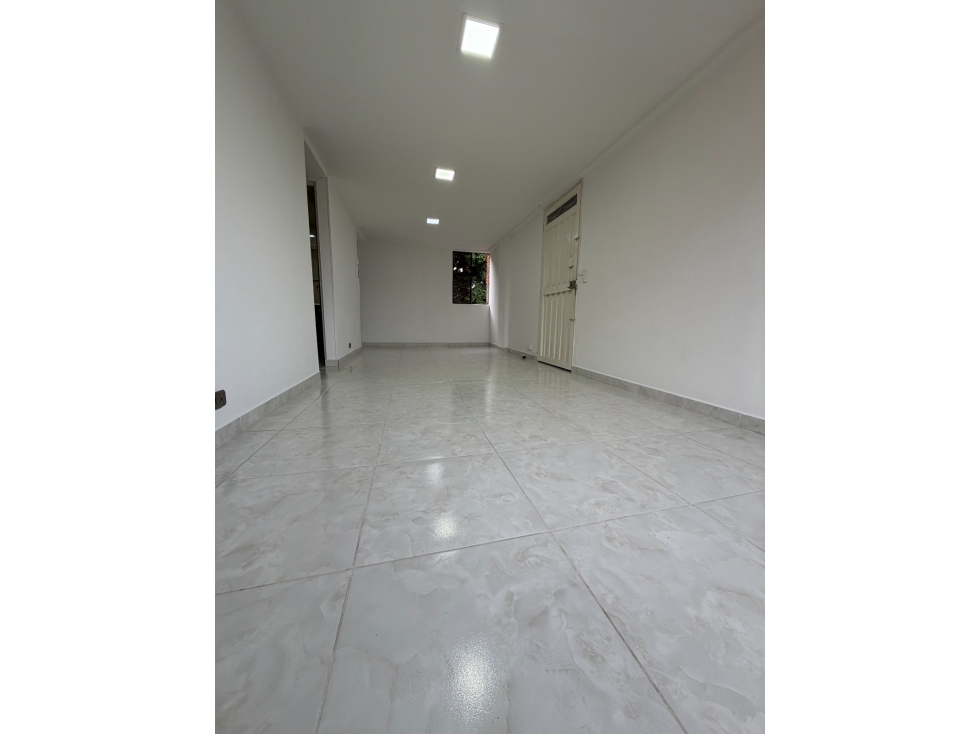 SE VENDE APARTAMENTO EN SANTA LUCIA MEDELLIN, sector LOLA GONZALES — foto 4