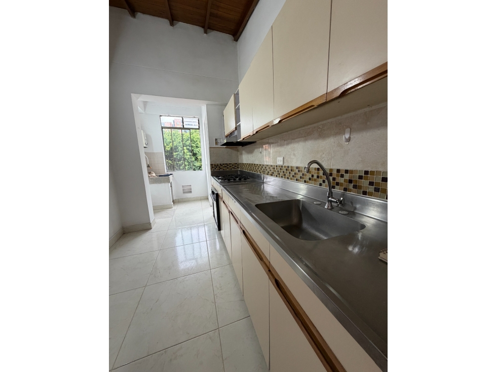 SE VENDE/ARRIENDA APARTAMENTO EN EL POBLADO MEDELLIN, LA FRONTERA
