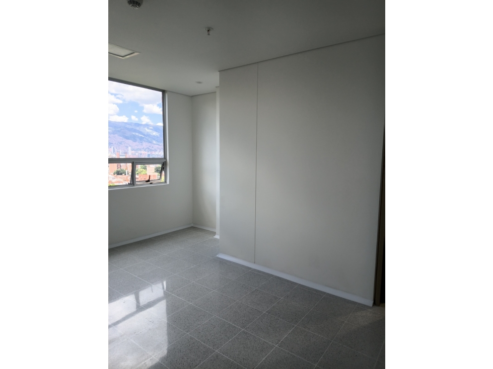 SE VENDE CONSULTORIO EN MEDELLIN, sector SAN JUAN — foto 5