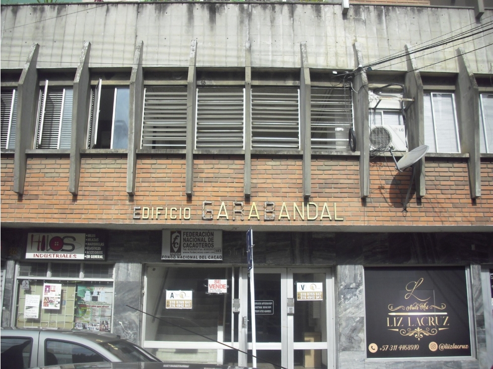 Se Arrienda o se Vende OFICINA EDIFICIO GARABANDAL BARRIO AURORA - 3