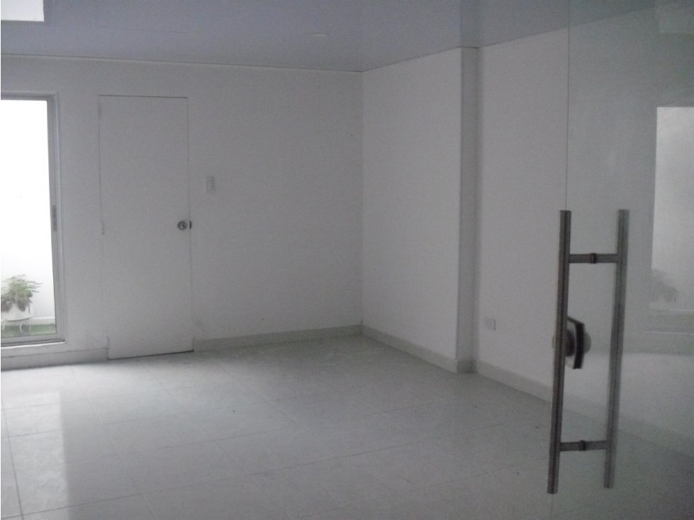 Se Arrienda o se Vende OFICINA EDIFICIO GARABANDAL BARRIO AURORA - 5