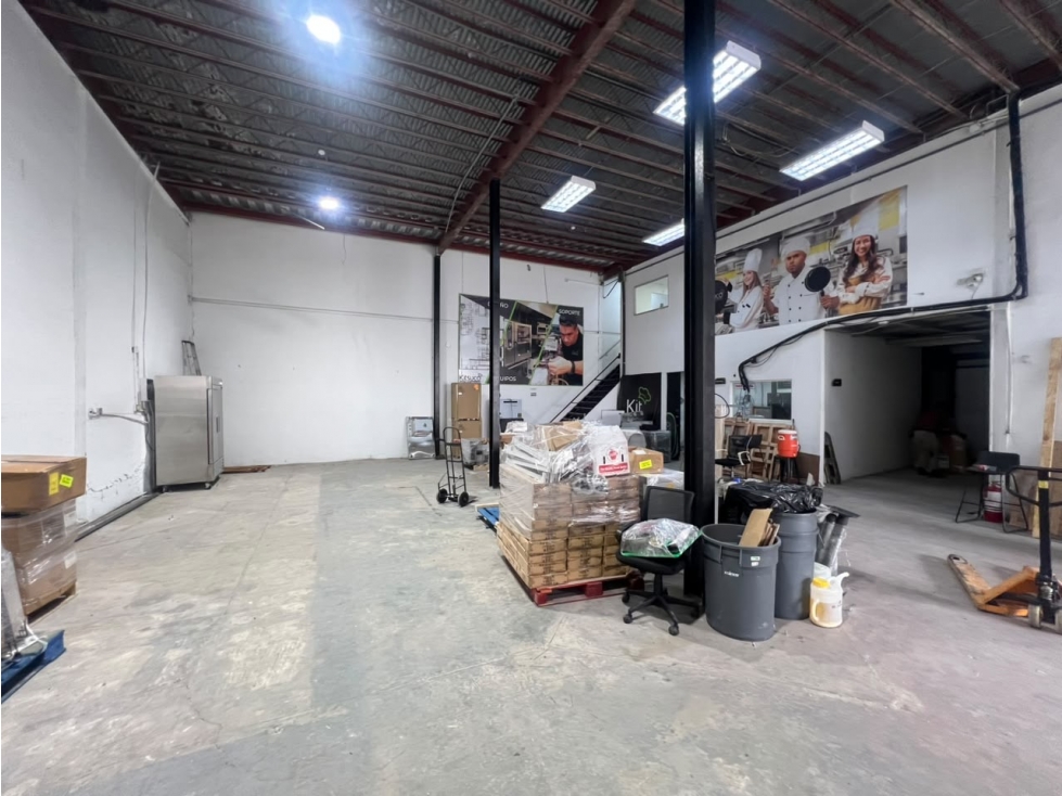 Alquiler de bodega en Costa del este | 800 m2 - 4
