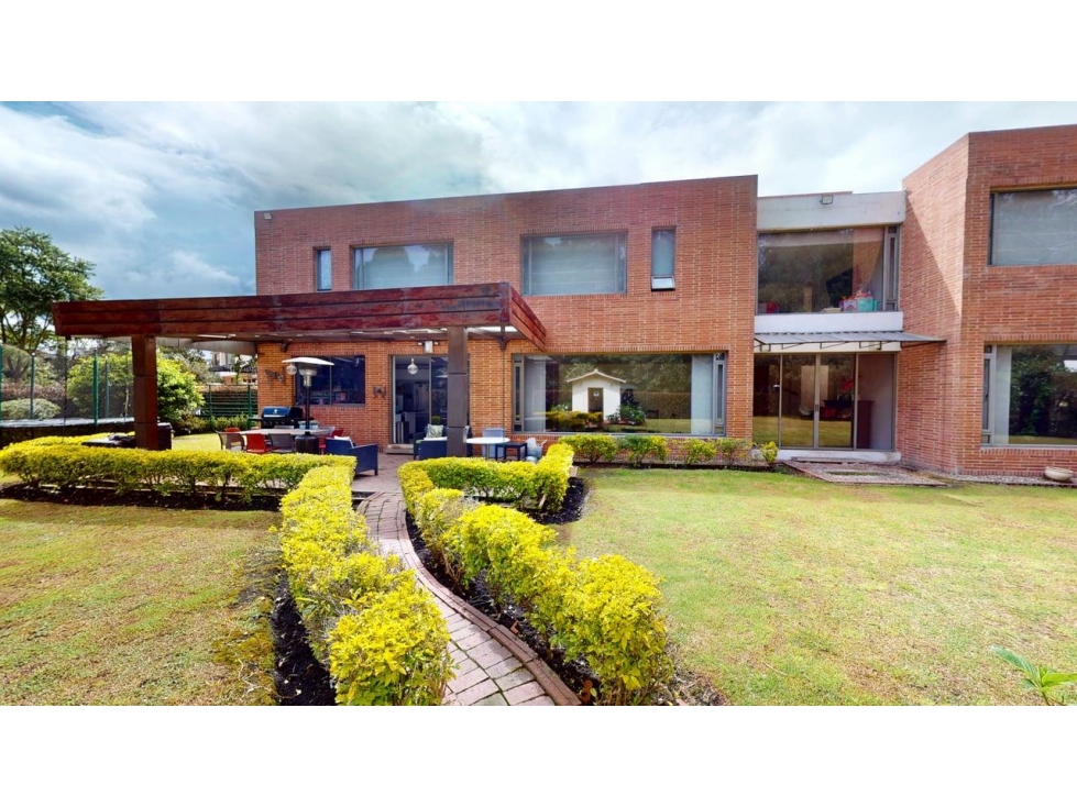 Arriendo casa en San Sebastian Guaymaral + 493 m2 + 5 hab + terraza