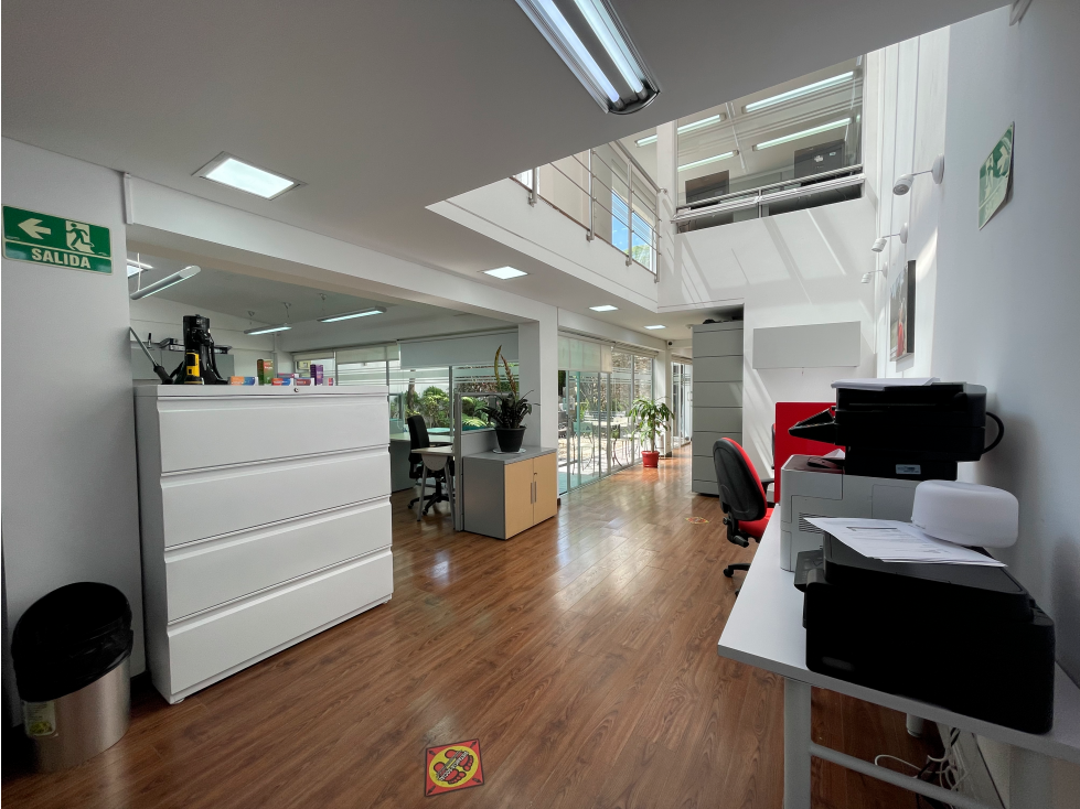 Se vende casa comercial rentando en Pasadena en Bogotá