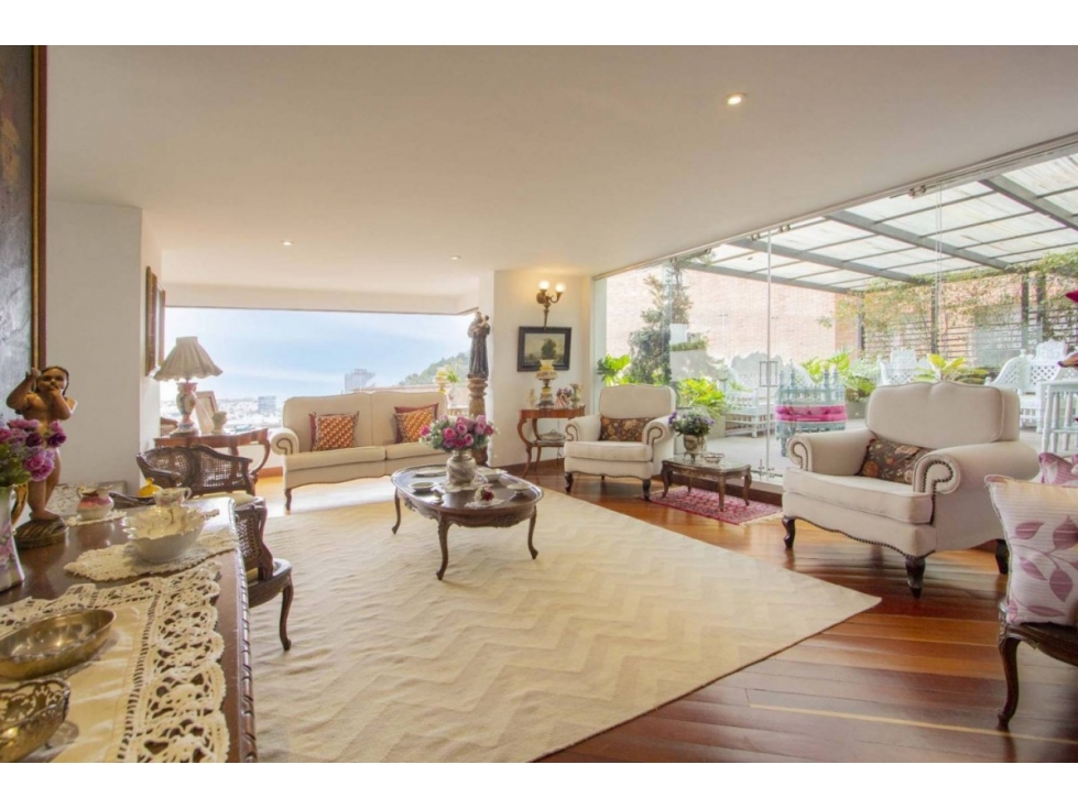Arriendo apto en Chicó Alto 380 m2 + terrazas + muebles — foto 2