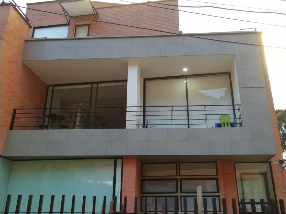 Vendo casa Bosques de Pinos+remodelada+3 hab+290m2