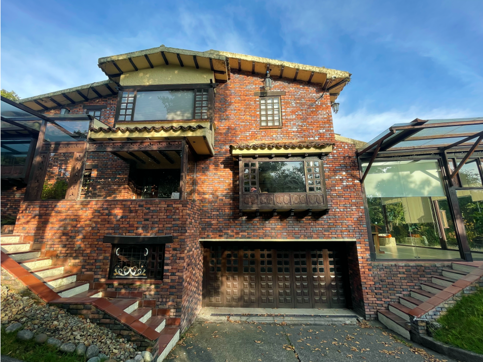 Se vende esta hermosa casa finca en la vía La Calera Bogotá
