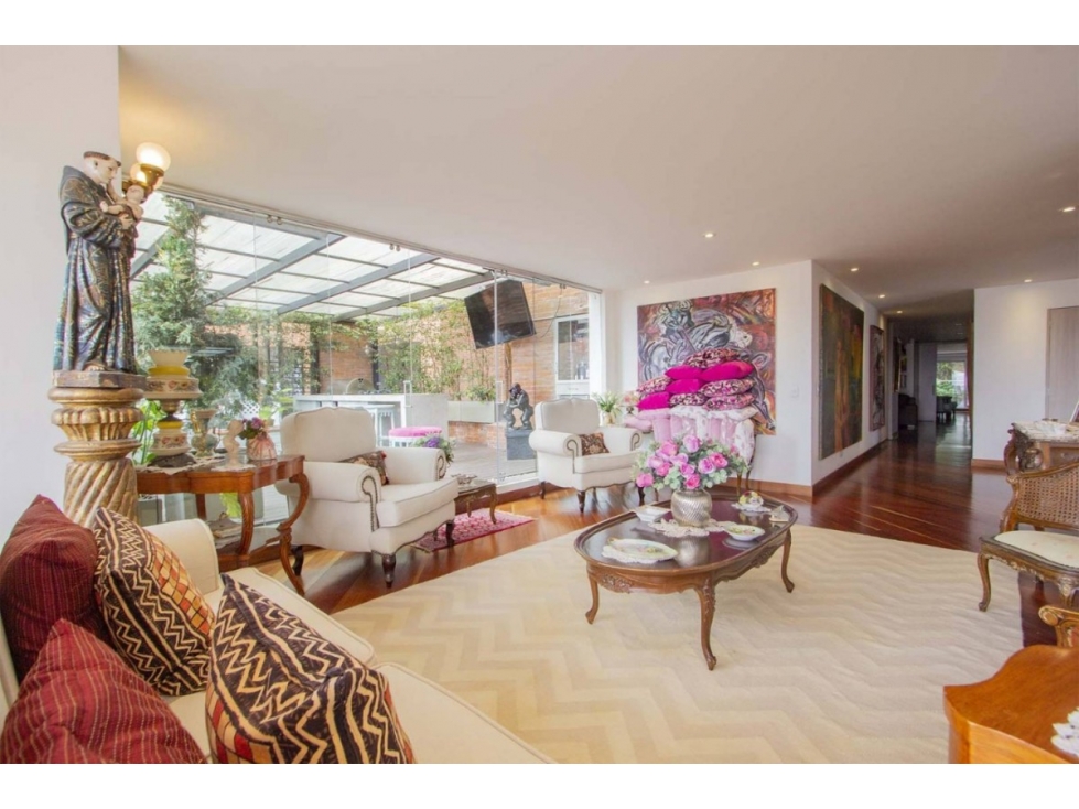 Arriendo apto en Chicó Alto 380 m2 + terrazas + muebles