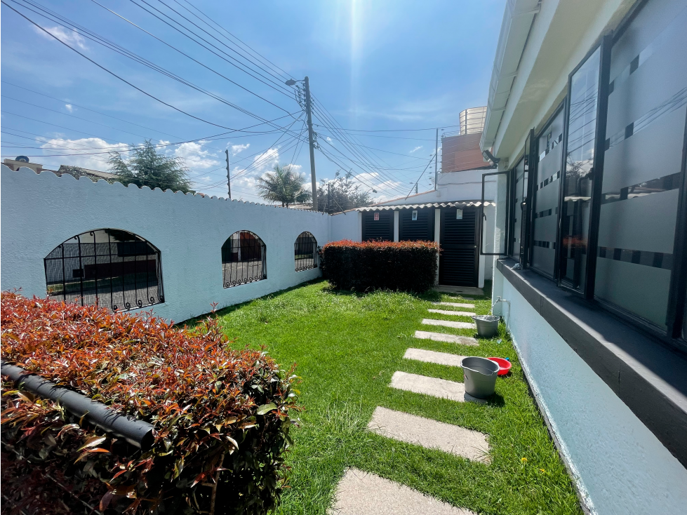 Se vende casa rentando con uso institucional en las Villas en Bogotá — foto 2