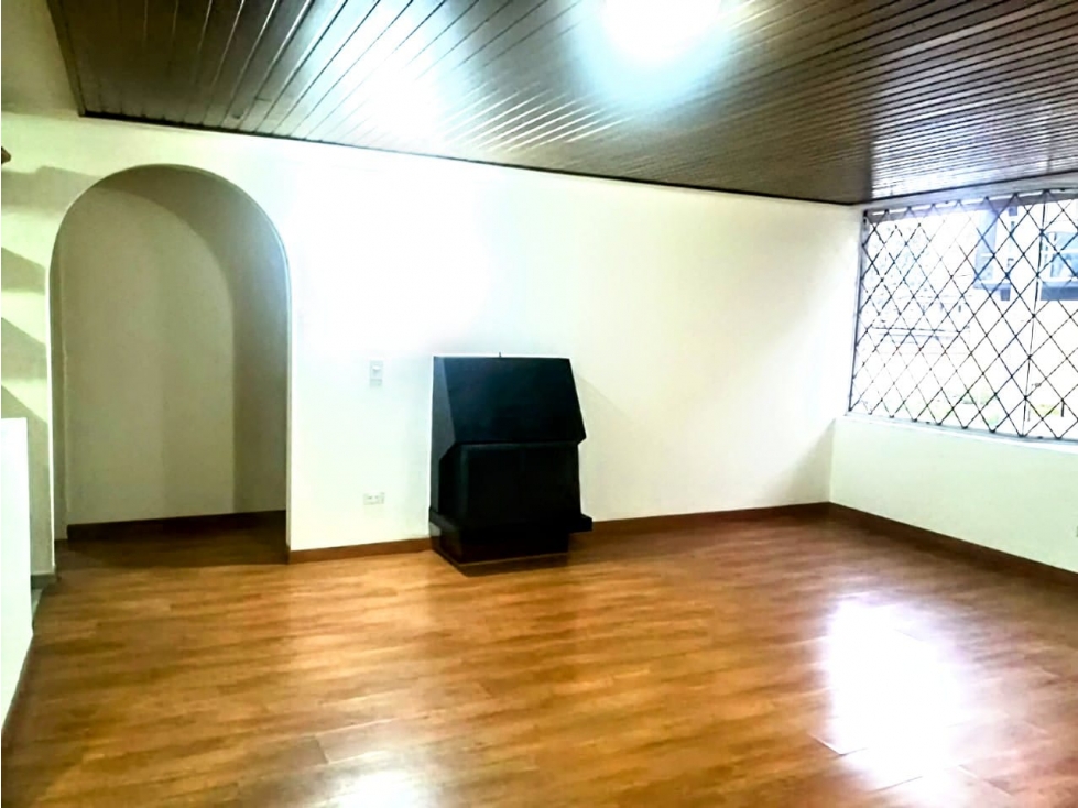 Vendo apto Cedritos calle 143 con 18 + 92mt2 + 2 hab — foto 2