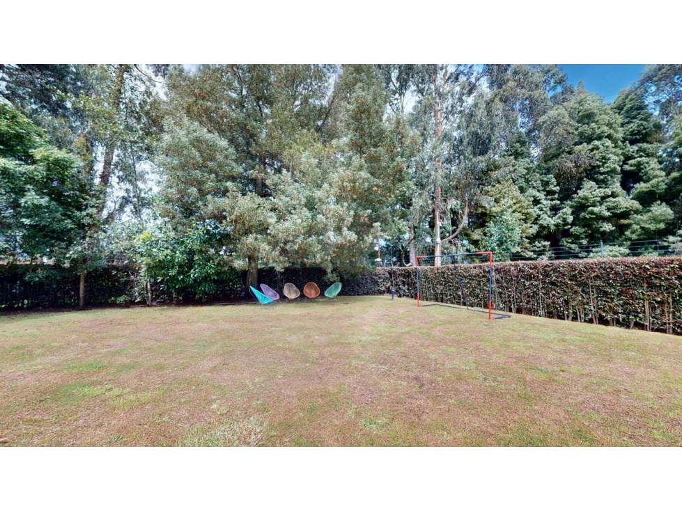 Vendo casa en San Sebastian Guaymaral + 493 m2 + 5 hab + terraza — foto 4