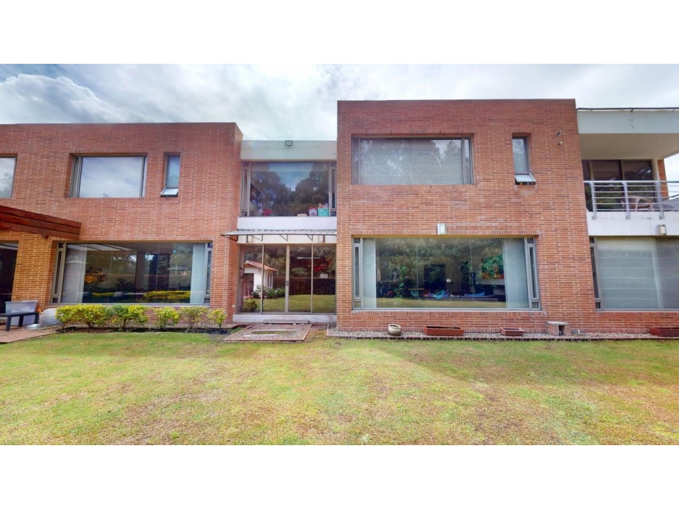 Vendo casa en San Sebastian Guaymaral + 493 m2 + 5 hab + terraza — foto 2