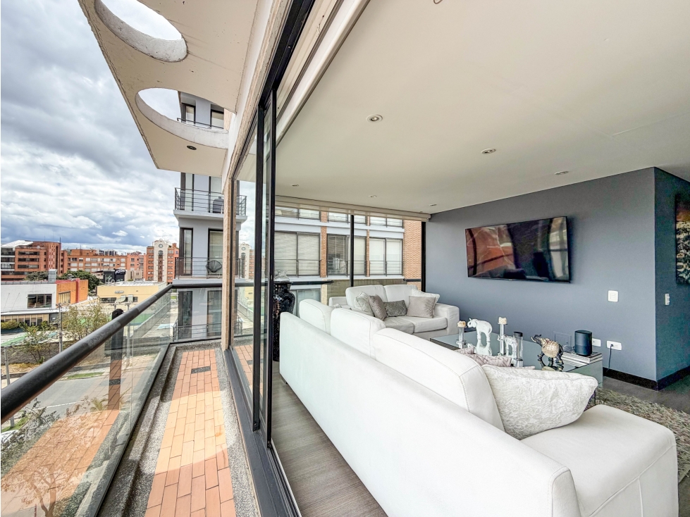 Venta PH con terraza en San Patricio