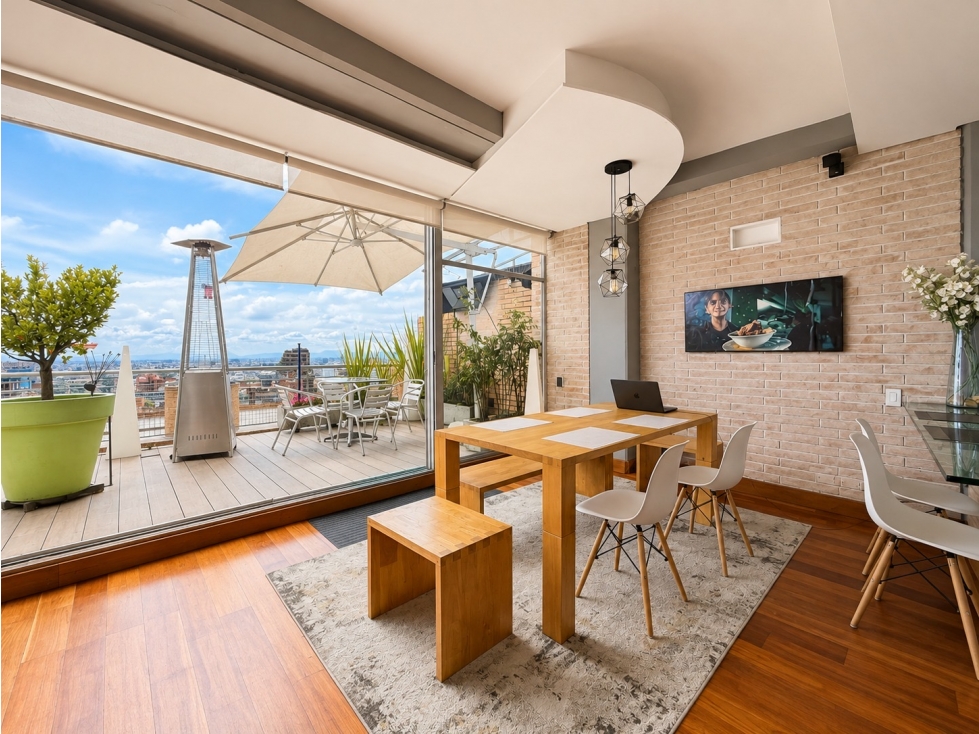 Espectacular triplex con terraza en Rosales para venta y arriendo — foto 2