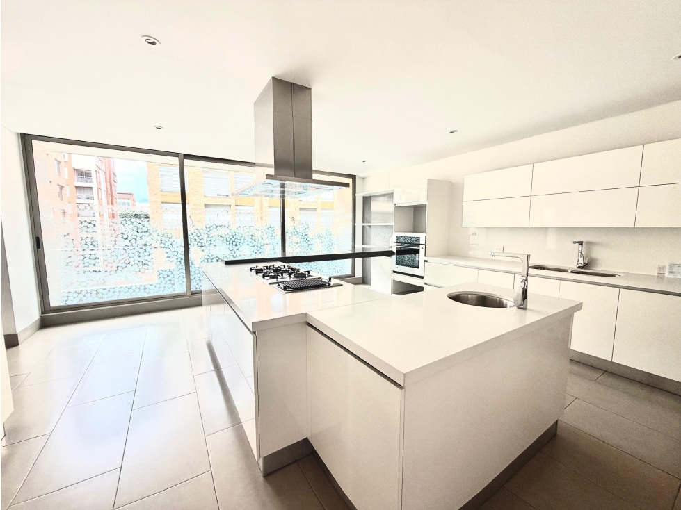 Vendo apto duplex con Club House 328 M2 Chicó Norte — foto 6
