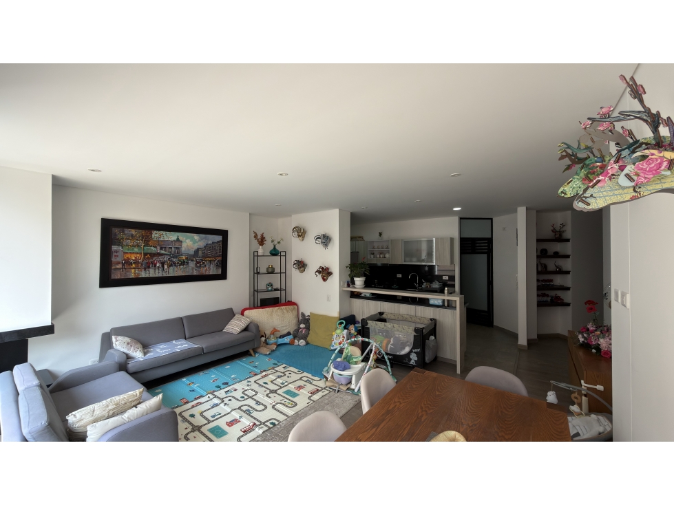 MODERNO APARTAMENTO CON ILUMINACIÓN NATURAL EN SANTA BÁRBARA ORIENTAL
