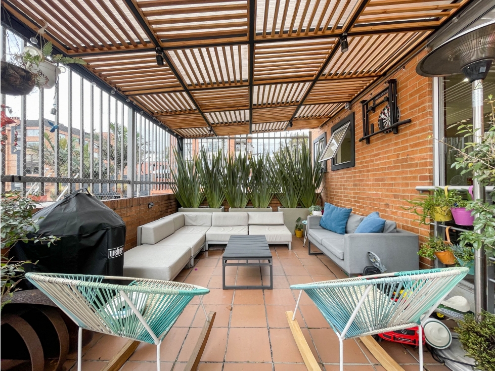 Venta apto con terraza en Chicó Navarra