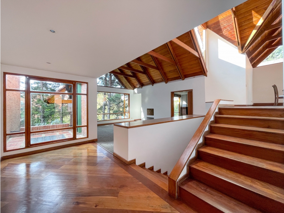 Espectacular casa remodelada para venta en Sierras del Moral — foto 2