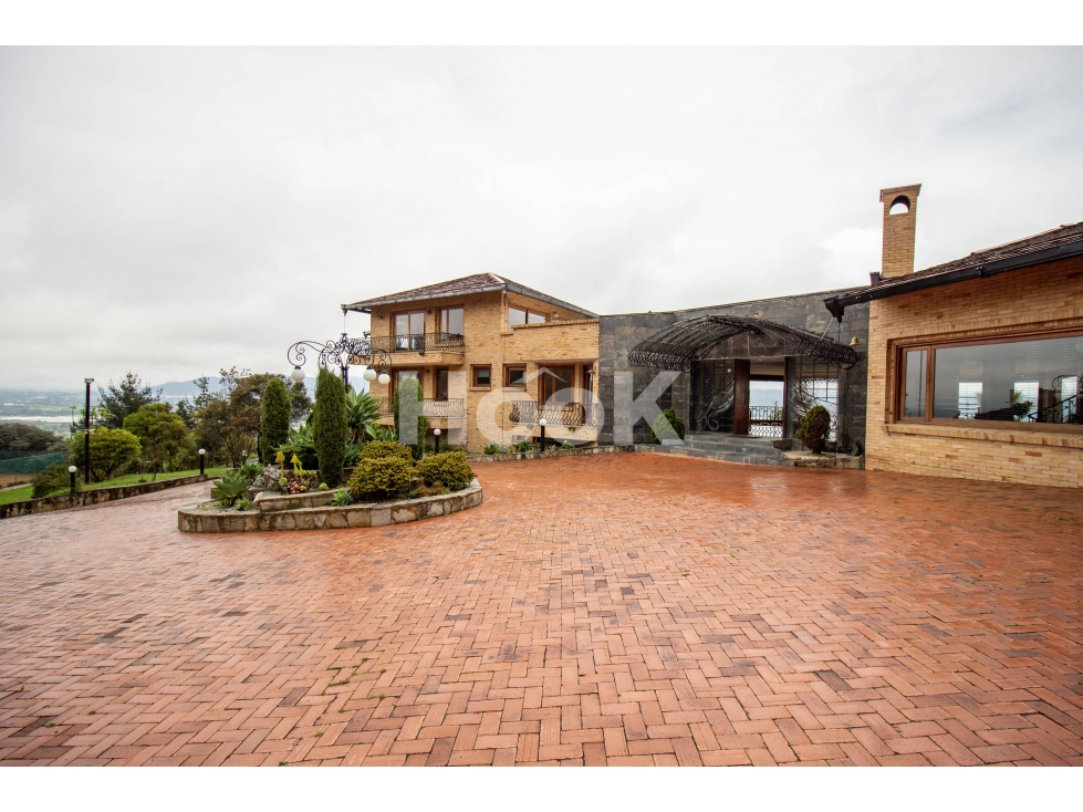 Venta casa en Altos de Hycata